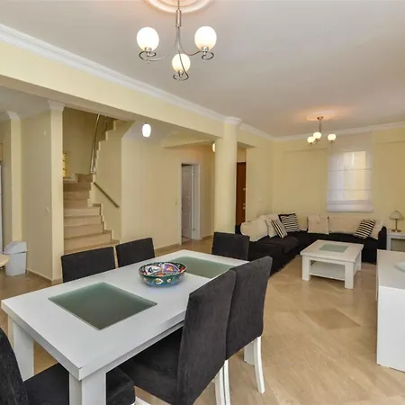 Sunset Club Lebrentals *