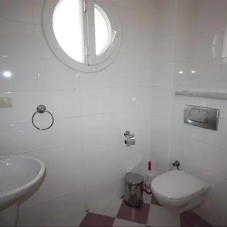 Sunset Club Lebrentals Апартаменты *