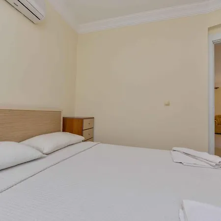 Sunset Club Lebrentals Апартаменты