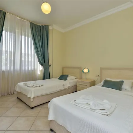 Sunset Club Lebrentals Апартаменты *